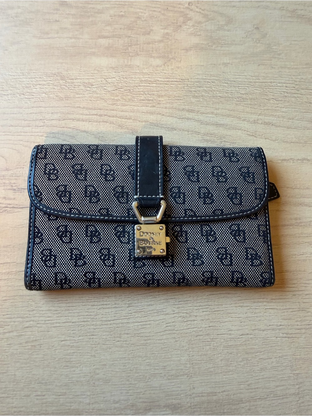 Dooney & Bourke Black Monogram Signature Canvas Leather Trifold Wallet
